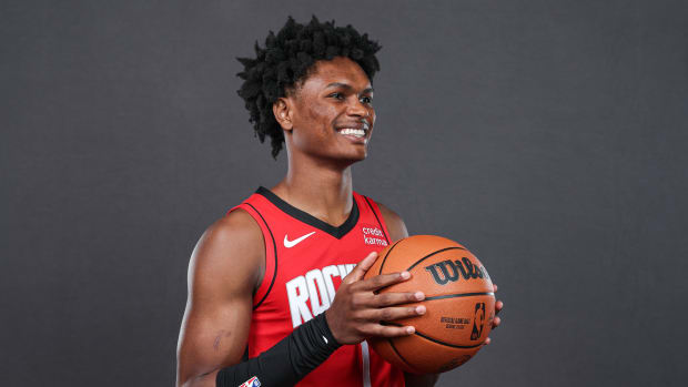 Rockets forward Amen Thompson (1) poses for a picture at Rockets media day at Toyota Center. Mandatory Credit: Troy Taormina-USA TODAY Sports
